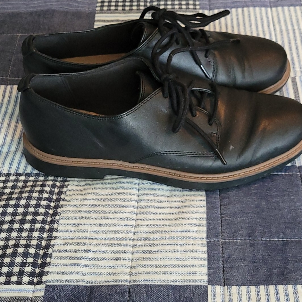 Clark's leather lace up loafer